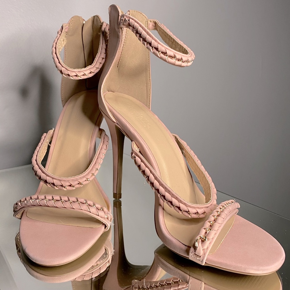 Charlotte Russe light pink heels with gold detail. Size 8